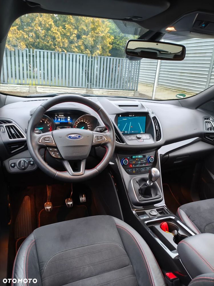 Ford Kuga 1.5 EcoBoost 2x4 ST-Line - 18