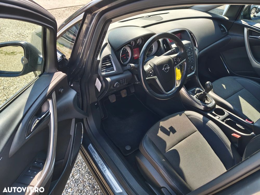 Opel Astra 1.4 Turbo Cosmo - 4