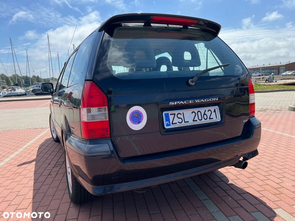 Mitsubishi Space Wagon 2.4 GDI Family - 12