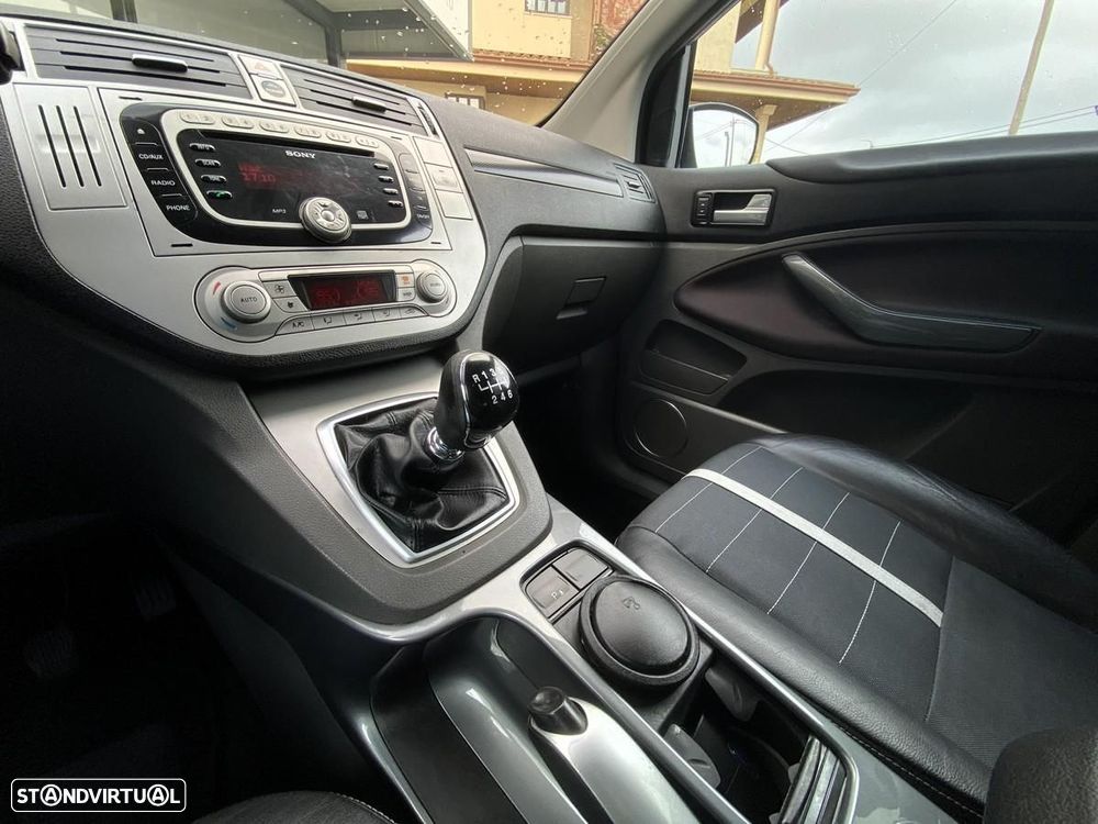 Ford Kuga 2.0 TDCi Titanium - 6