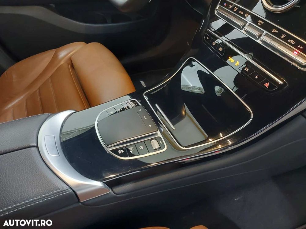 Mercedes-Benz GLC 300 de 4Matic 9G-TRONIC AMG Line - 26