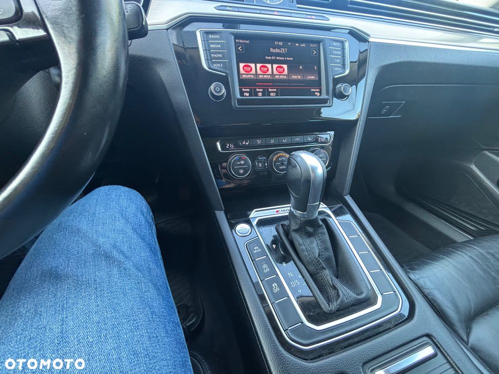 Volkswagen Passat 2.0 TDI BMT 4Mot Highline DSG - 23