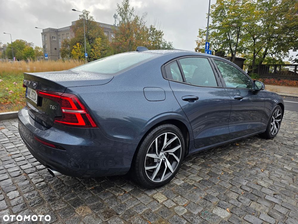 Volvo S60 T6 AWD Momentum Pro - 25