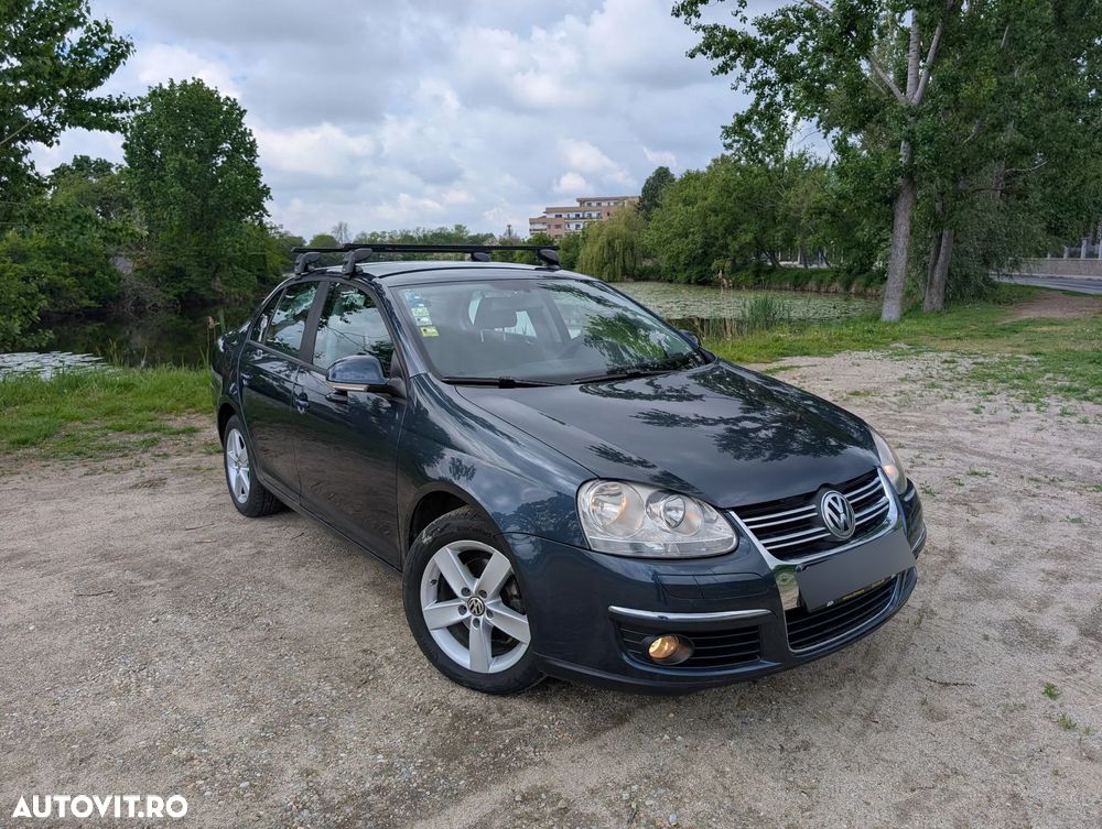 Volkswagen Jetta 1.9 TDI Comfortline - 1
