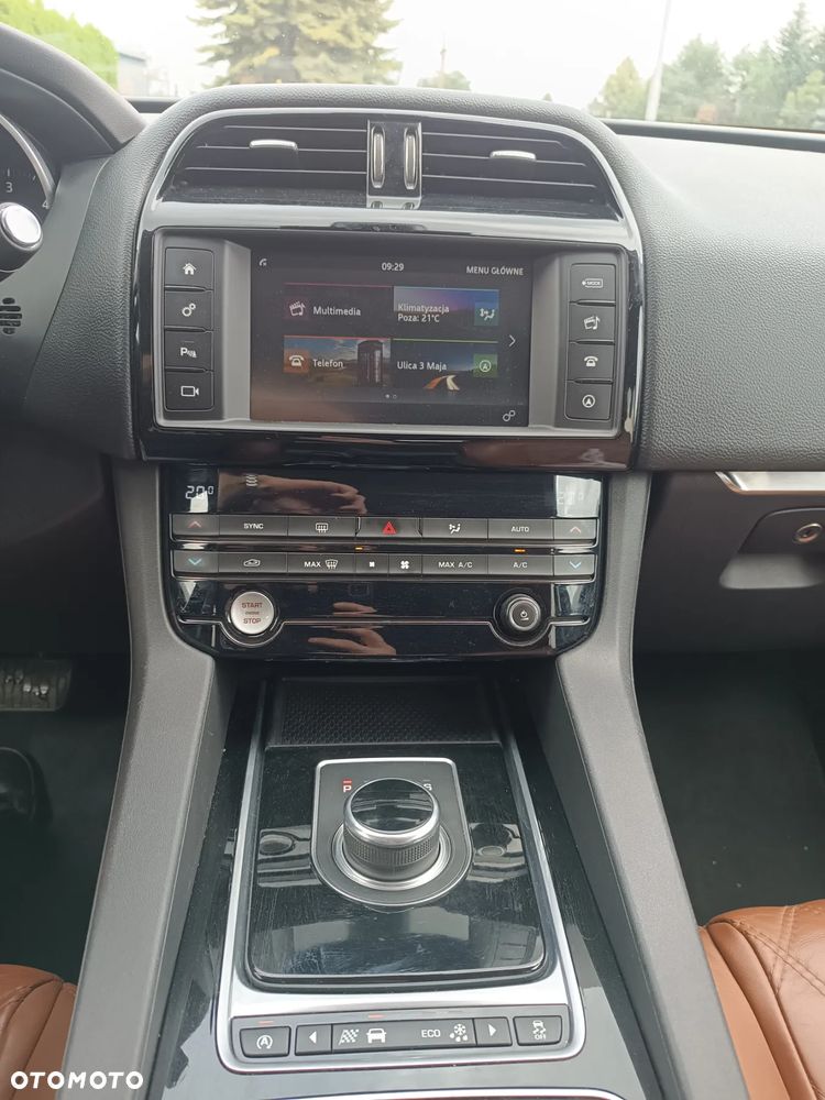 Jaguar F-Pace 2.0 i4D AWD Prestige - 23