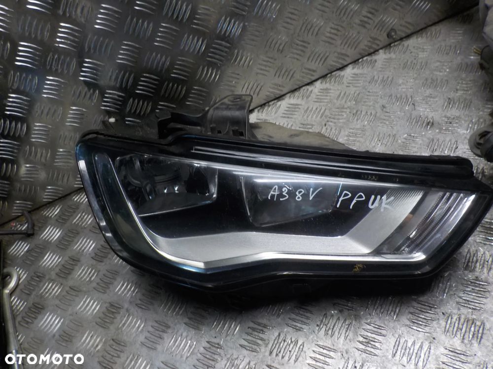 AUDI A3 8V LAMPA LEWA LUB PRAWA PRZOD WERSJA ANGIELSKA 8V0941003A 8V0941004A - 2
