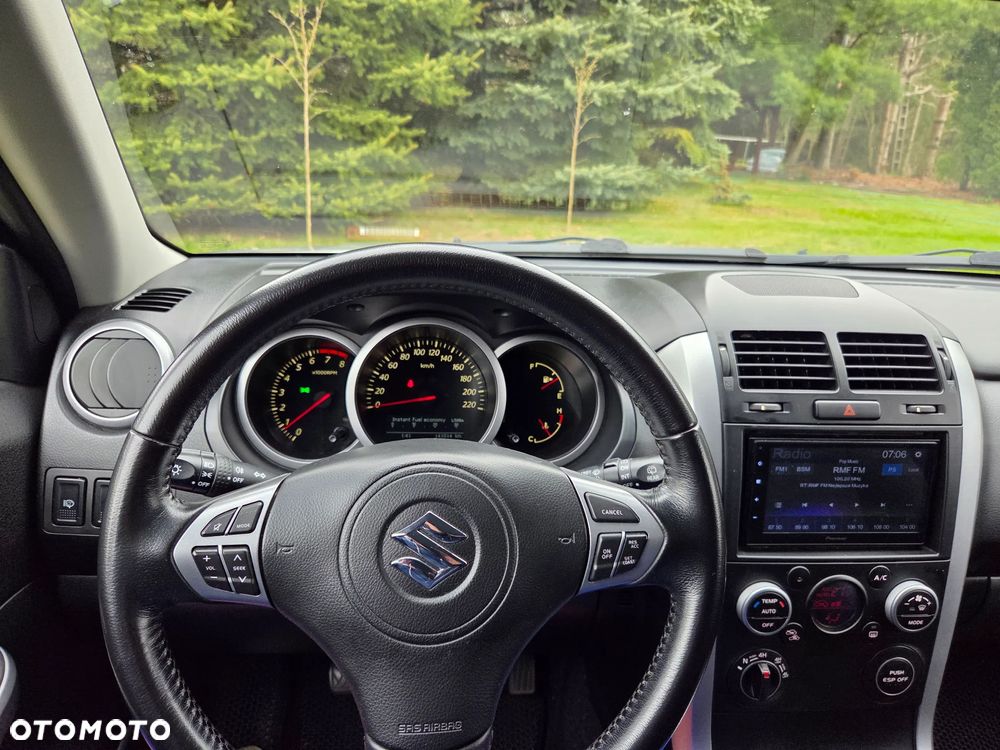 Suzuki Grand Vitara 2.4 Premium EU5 - 11
