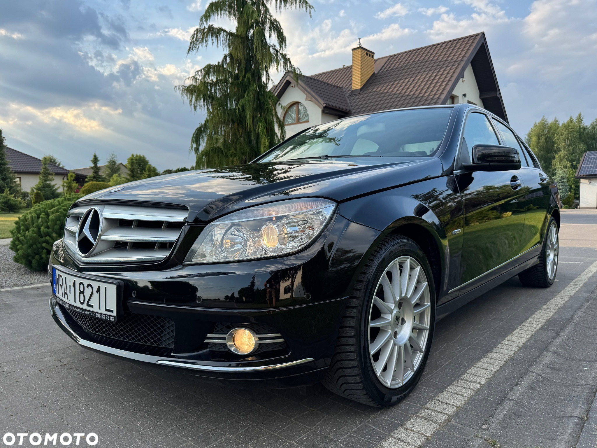 Mercedes-Benz Klasa C 180 T CGI Automatik BlueEFFICIENCY - 35