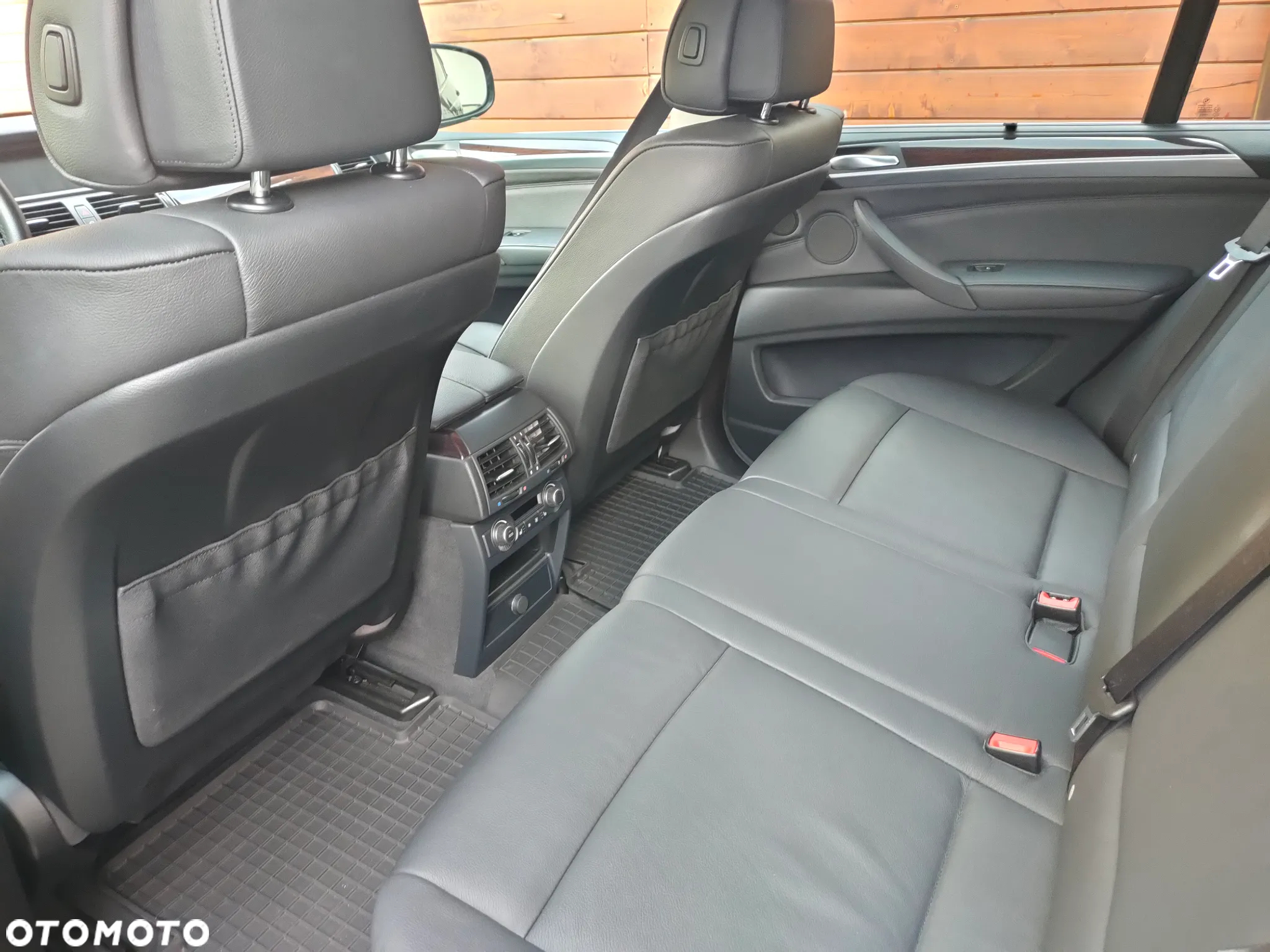 BMW X5 4.8i xDrive - 13