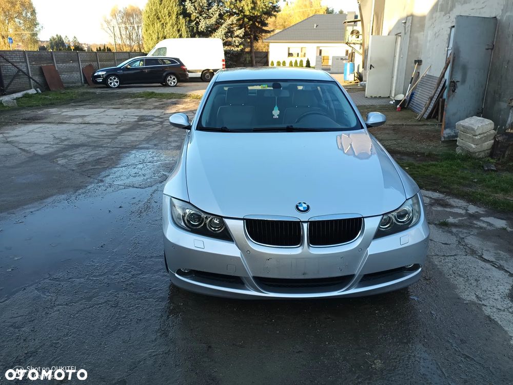 BMW 3 Series 2005 photo 4