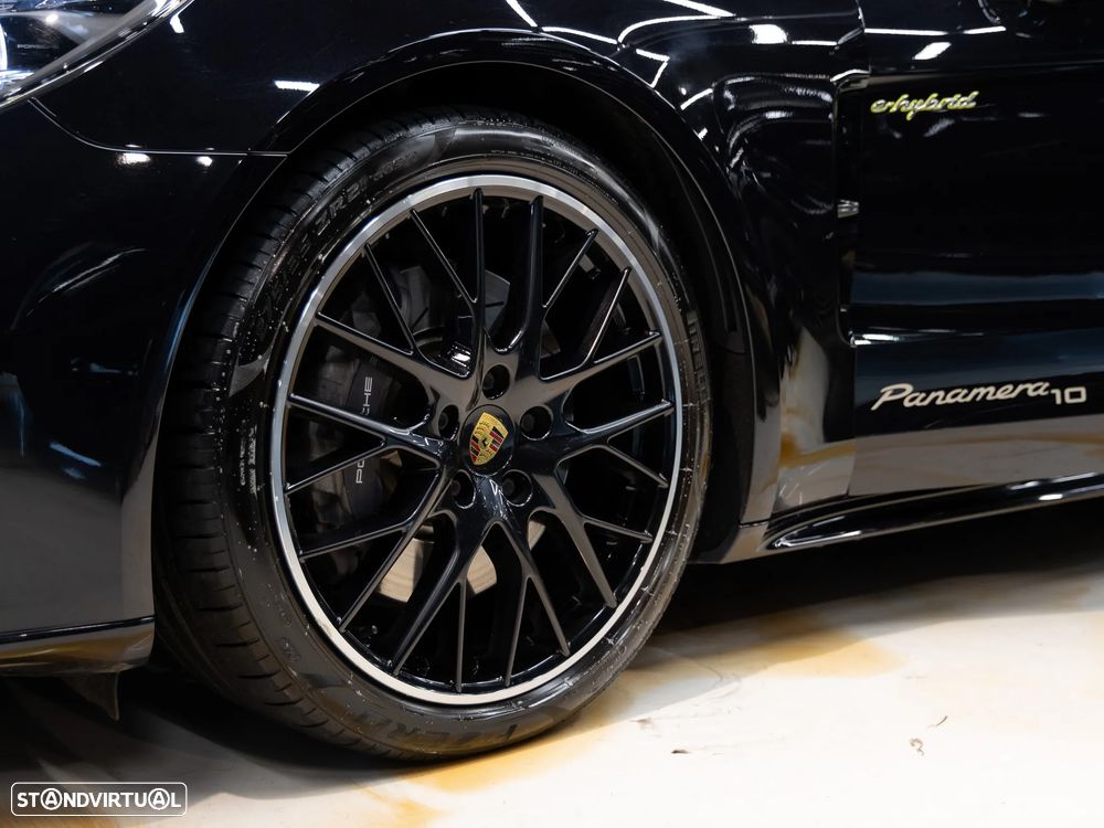 Porsche Panamera 4 E-Hybrid 10 Years Edition - 7