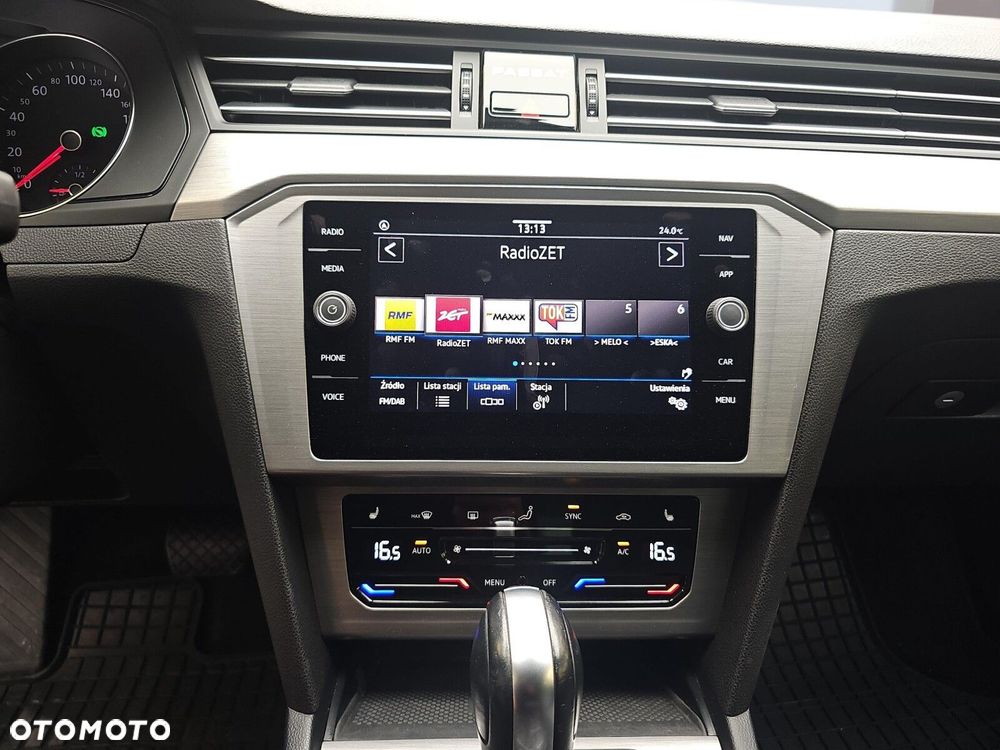 Volkswagen Passat Variant 2.0 TDI EVO Essence DSG - 17