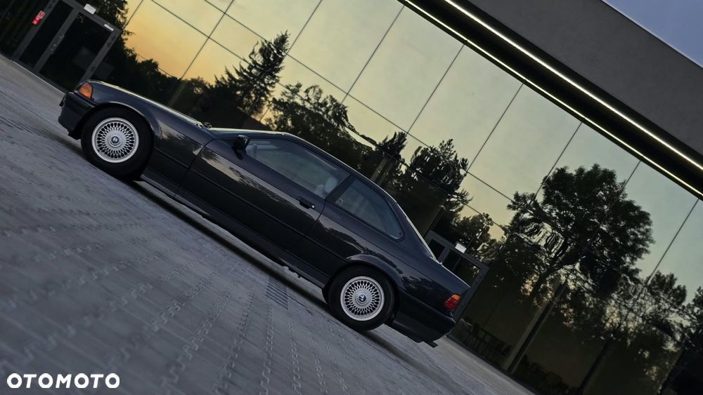BMW Seria 3 325i - 2