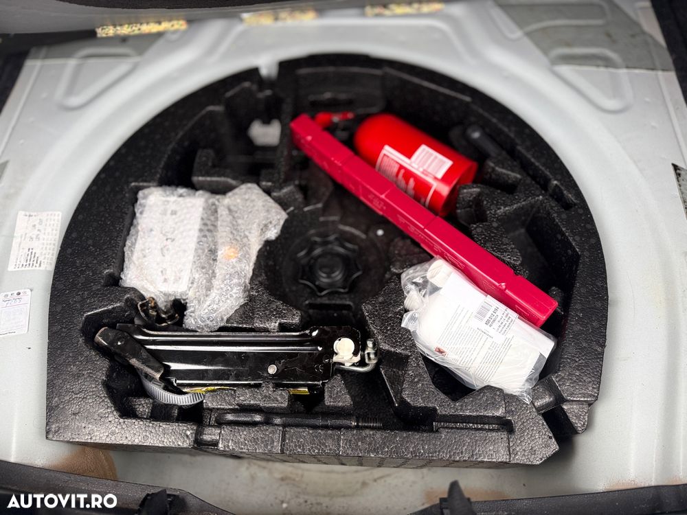 Volkswagen Jetta 1.6 TDI Comfortline - 16