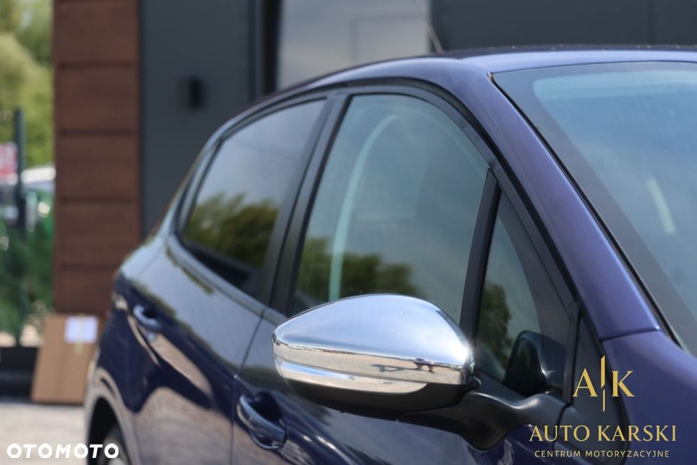 Peugeot 208 - 14