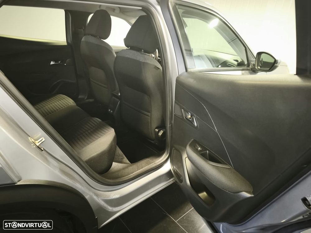 Peugeot e-2008 - 13