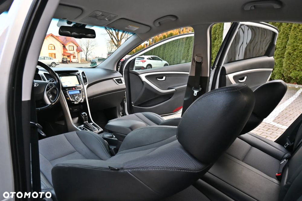 Hyundai i30 1.6 CRDi Premium - 35