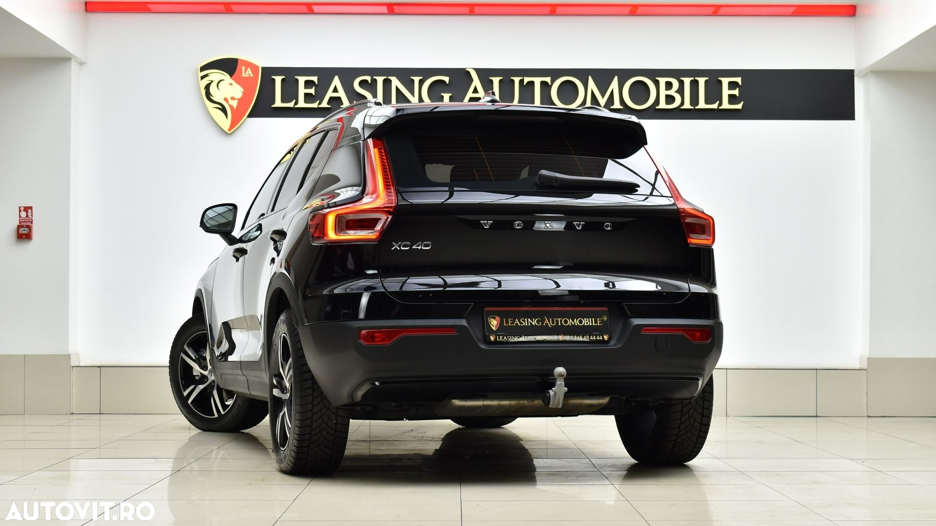 Volvo XC 40 B4 AT8 AWD Mild Hybrid R-Design - 6