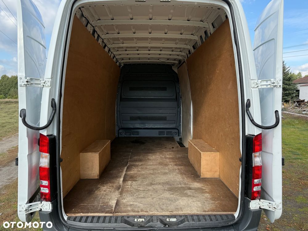 Mercedes-Benz Sprinter - 9