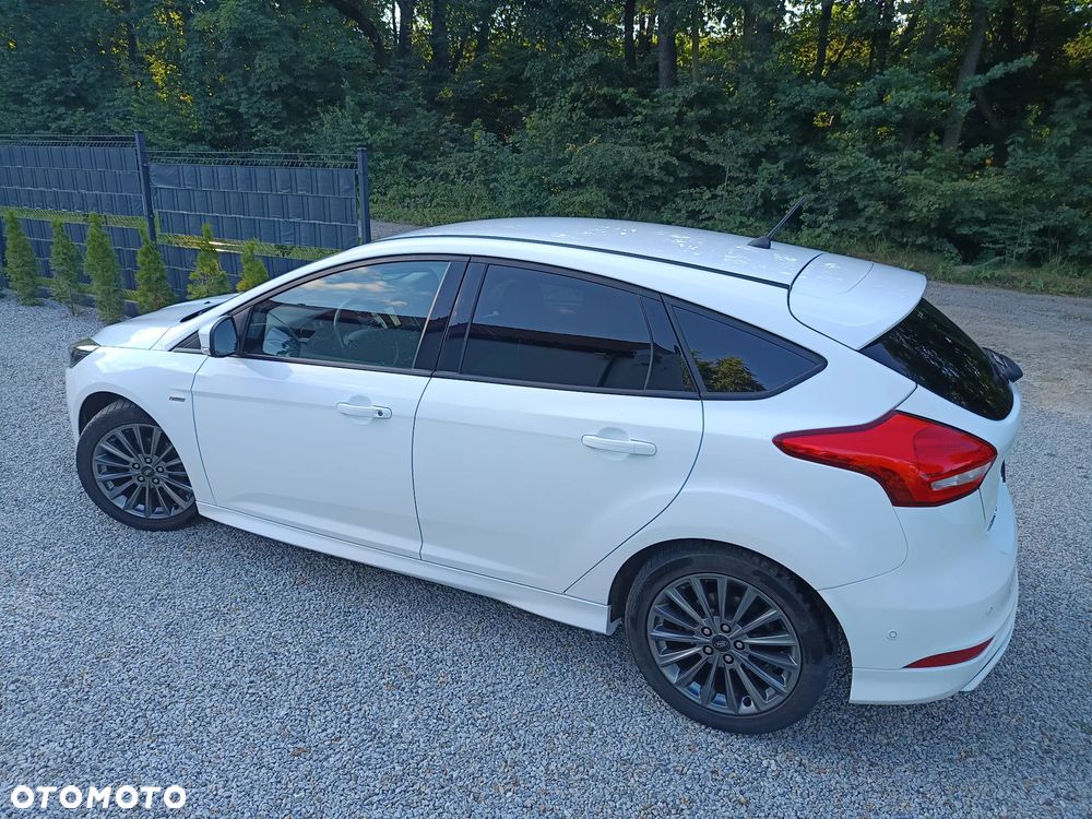 Ford Focus 1.0 EcoBoost Start-Stopp-System ST-LINE - 26