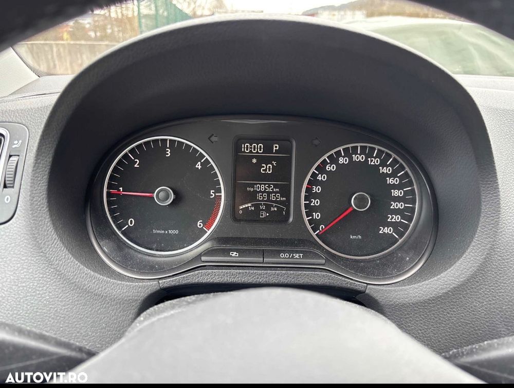 Volkswagen Polo 1.6 TDI DSG Highline - 9