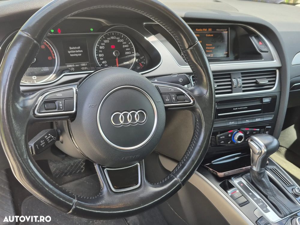 Audi A4 2.0 TDI DPF clean multitronic Attraction - 8