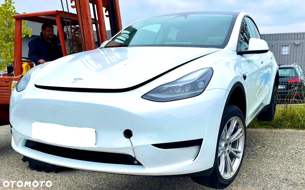 Tesla Y Model RWD - 1