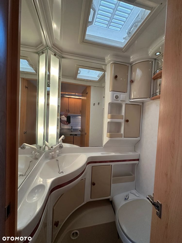 Hobby 460 UL z przedsionkiem Isabella i napędem. DMC 1400 KG !!! - 24