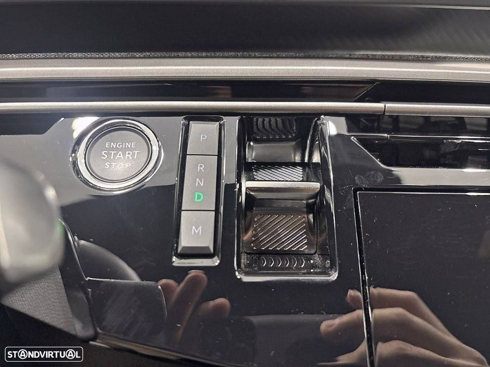 Peugeot 3008 1.2 Hybrid Allure e-DCS6 - 18