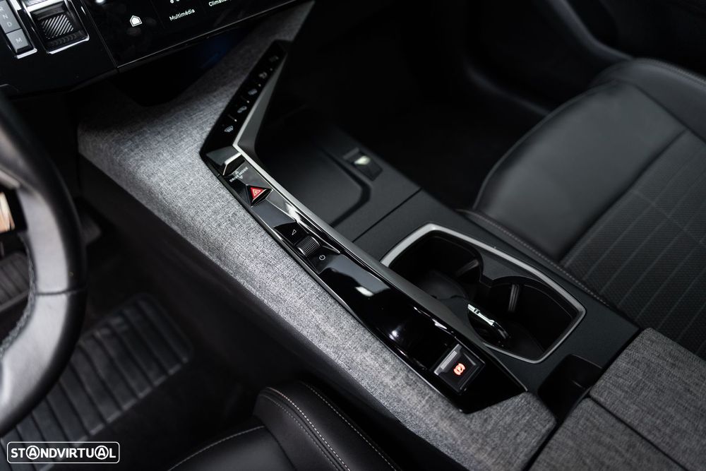 Peugeot 3008 1.2 Hybrid Allure e-DCS6 - 28