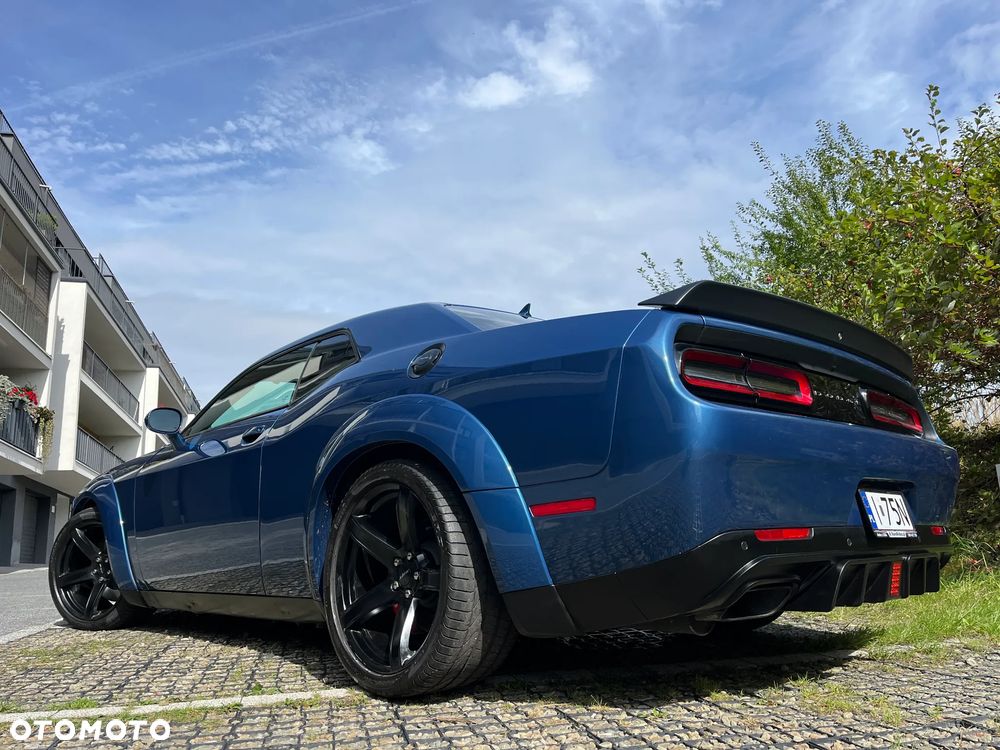 Dodge Challenger 6.2 Hellcat Widebody - 4