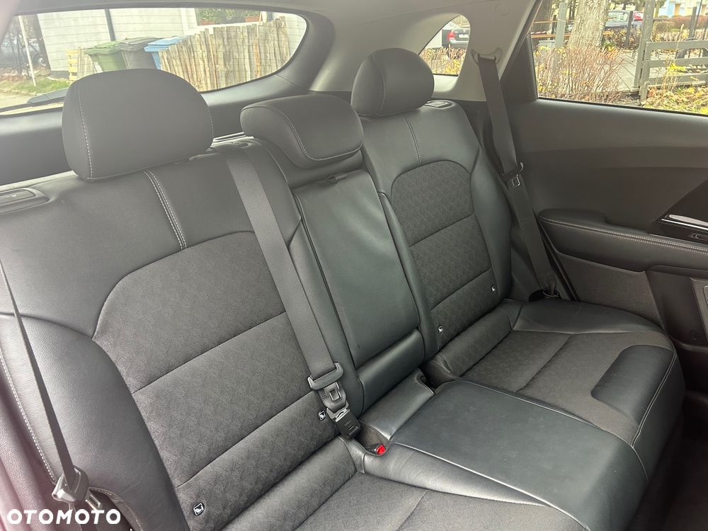 Kia Niro 1.6 GDI Hybrid L Business Line - 19