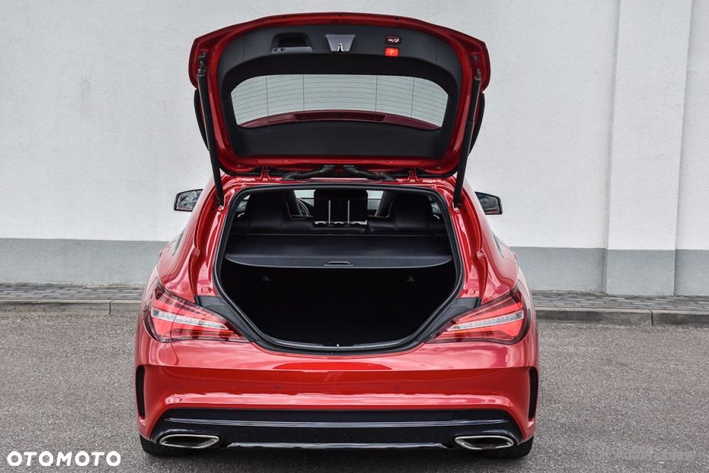 Mercedes-Benz CLA 220 4-Matic AMG Line - 40