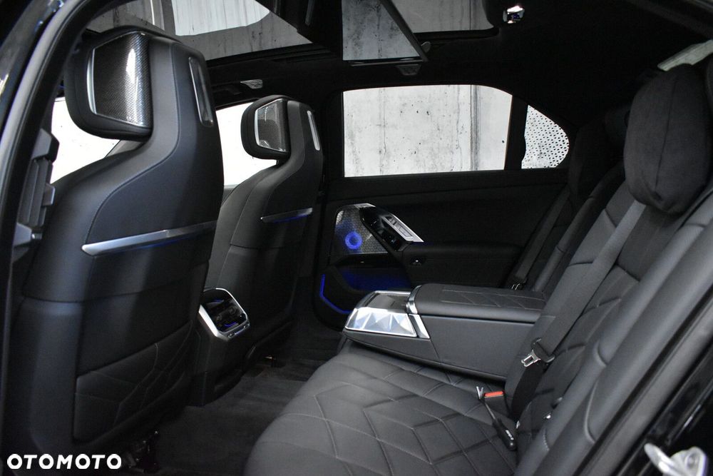 BMW Seria 7 - 36