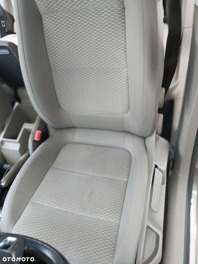 Volkswagen Golf 1.6 Team - 11