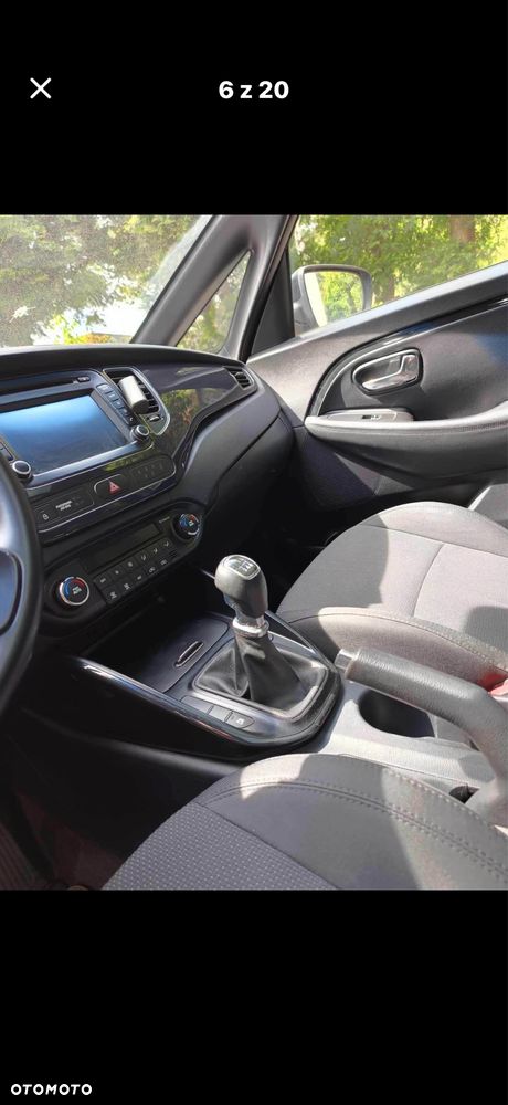 Kia Carens - 7