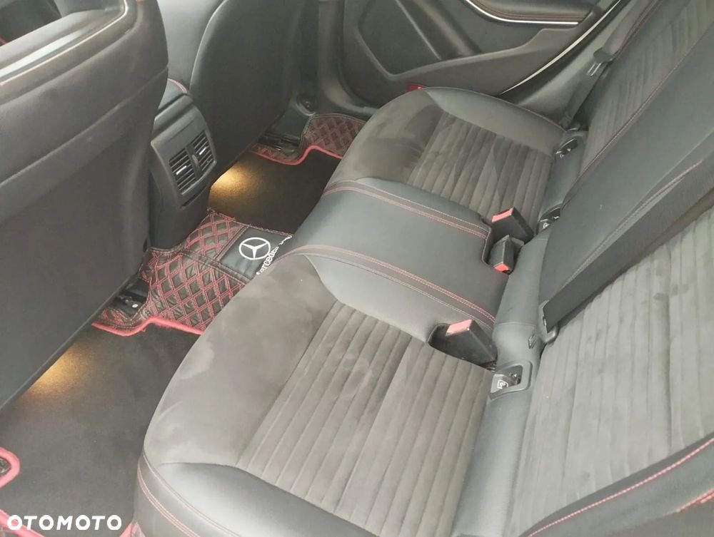 Mercedes-Benz CLA 200 7G-DCT AMG Line - 8