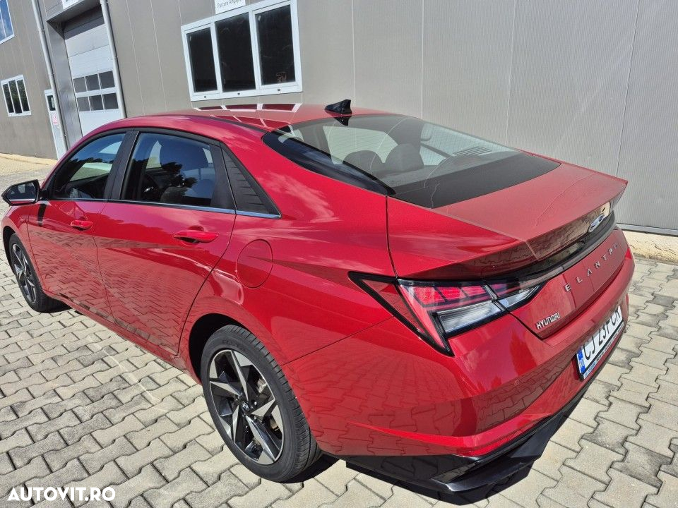 Hyundai Elantra - 5