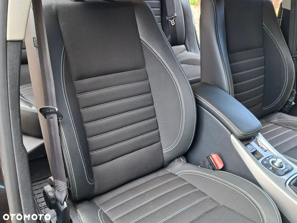 Renault Laguna 2.0 dCi Initiale - 19