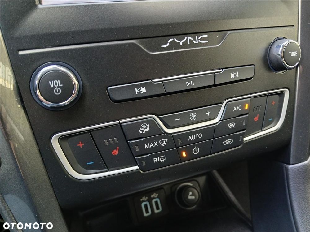 Ford Mondeo 2.0 EcoBlue Titanium - 21