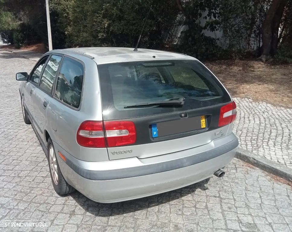 Volvo V40 1.6 - 8