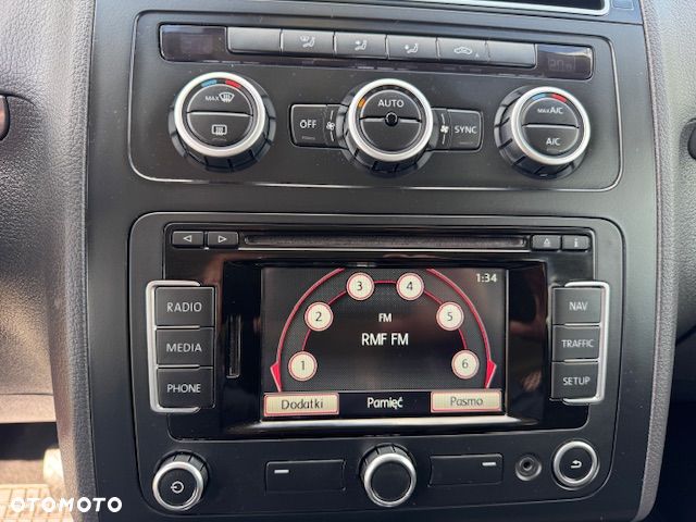 Volkswagen Touran - 17