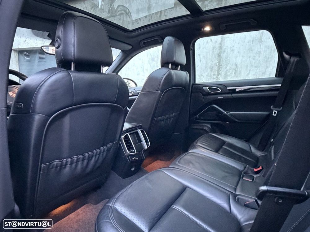 Porsche Cayenne Diesel Platinum Edition - 17