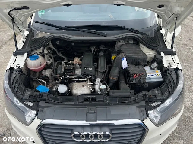 Audi A1 1.2 TFSI Attraction - 8