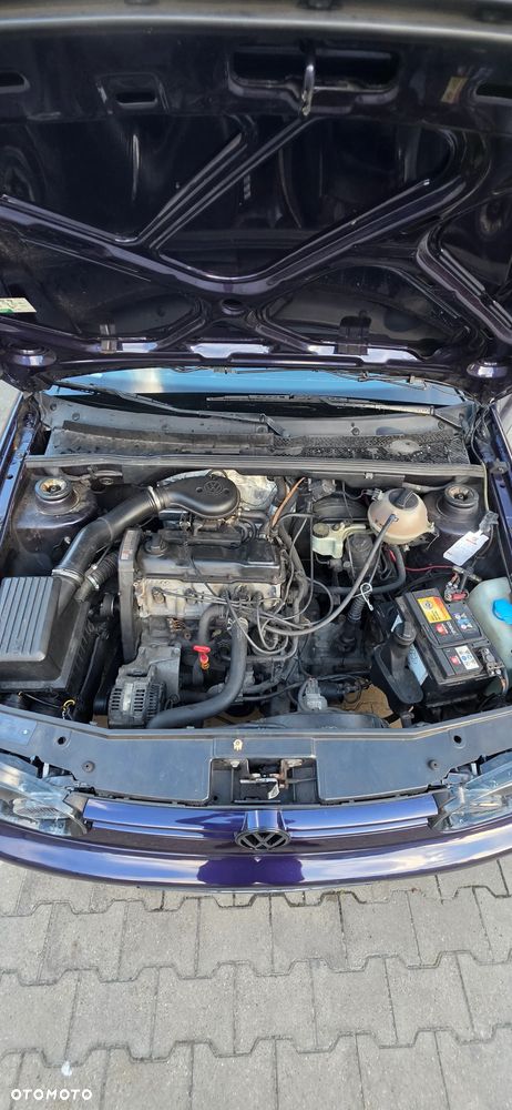 Volkswagen Golf 1.8 - 20