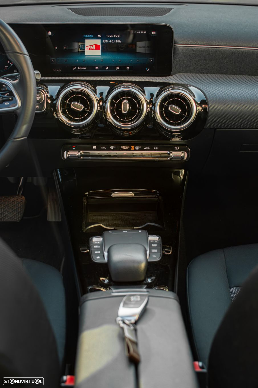 Mercedes-Benz CLA 180 - 35
