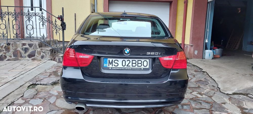 BMW Seria 3 320i - 3
