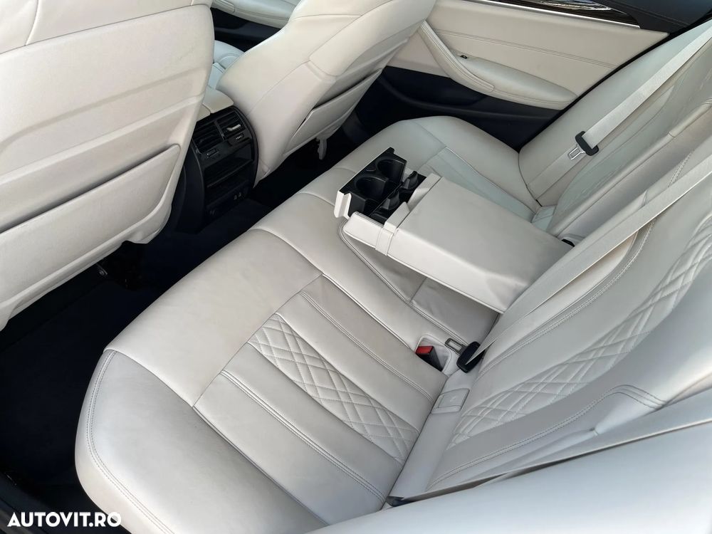 BMW Seria 5 530e Aut. Luxury Line - 16