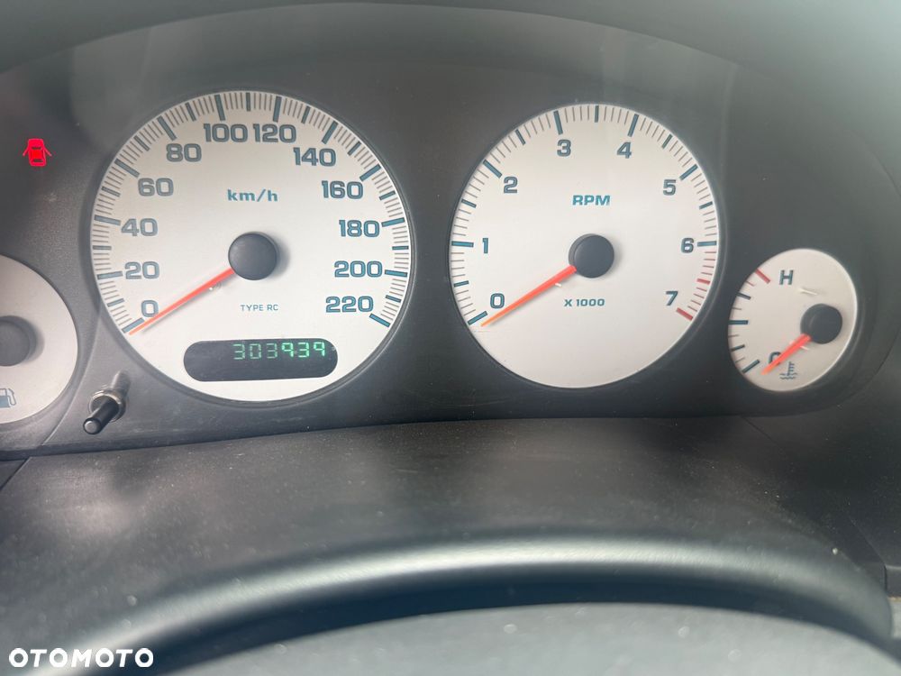 Chrysler Voyager 2.4 SE - 8