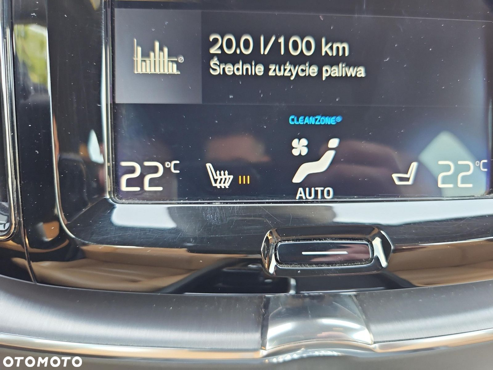 Volvo XC 60 B4 D AWD Momentum Pro - 19